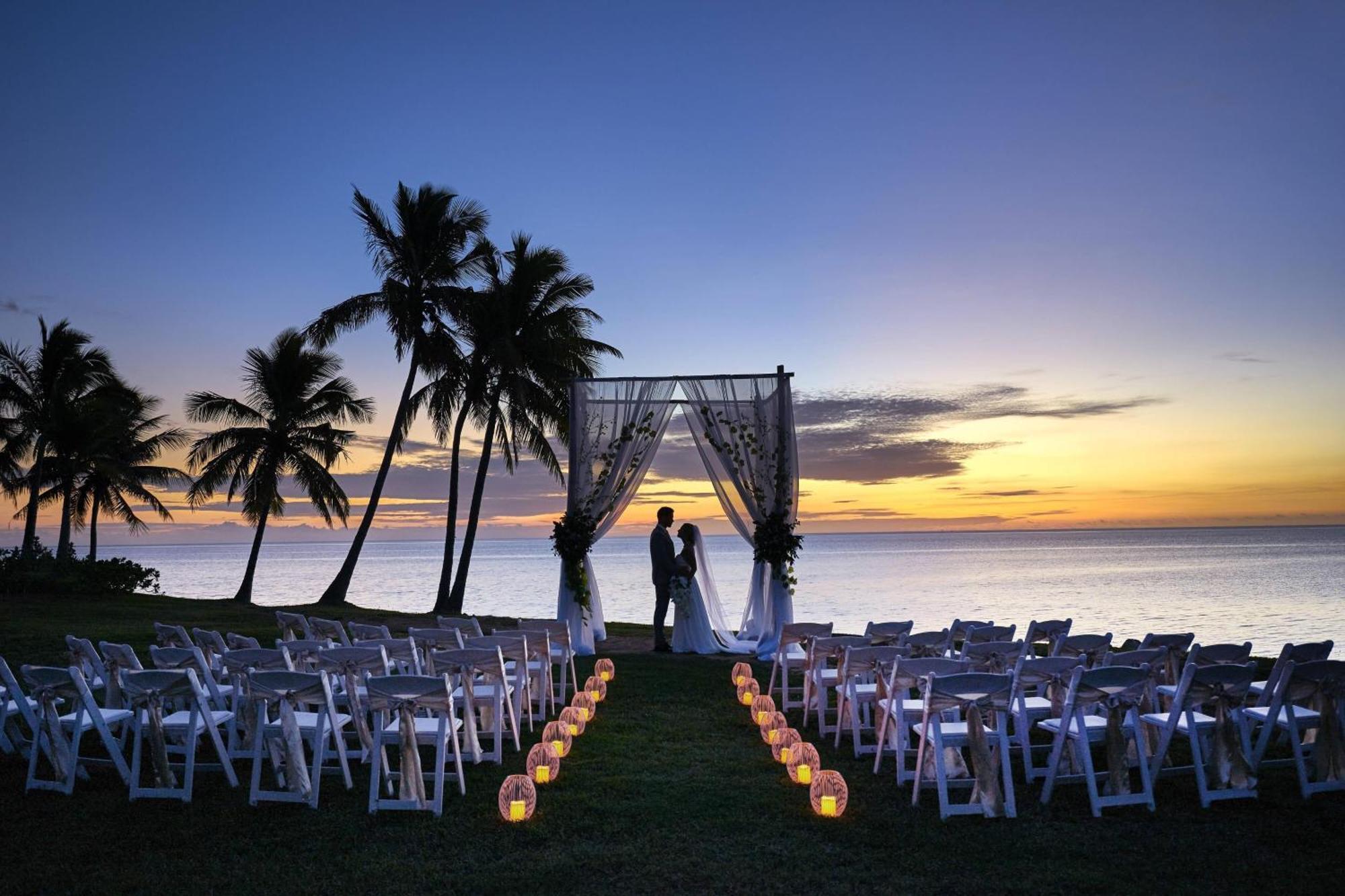 Fiji Marriott Resort Momi Bay Bagian luar foto A wedding at the Four Seasons Resort