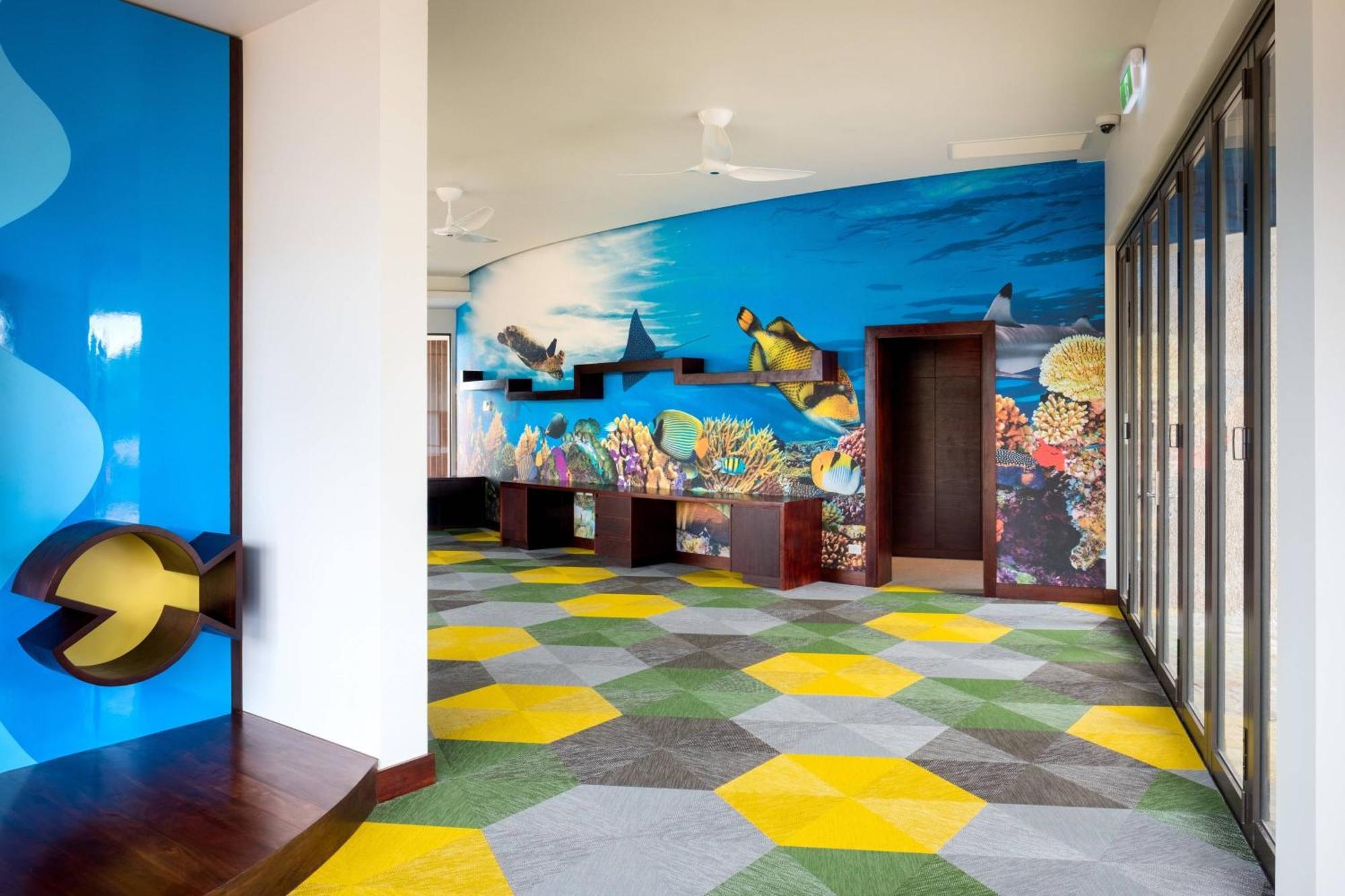 Fiji Marriott Resort Momi Bay Bagian luar foto The interior of the library