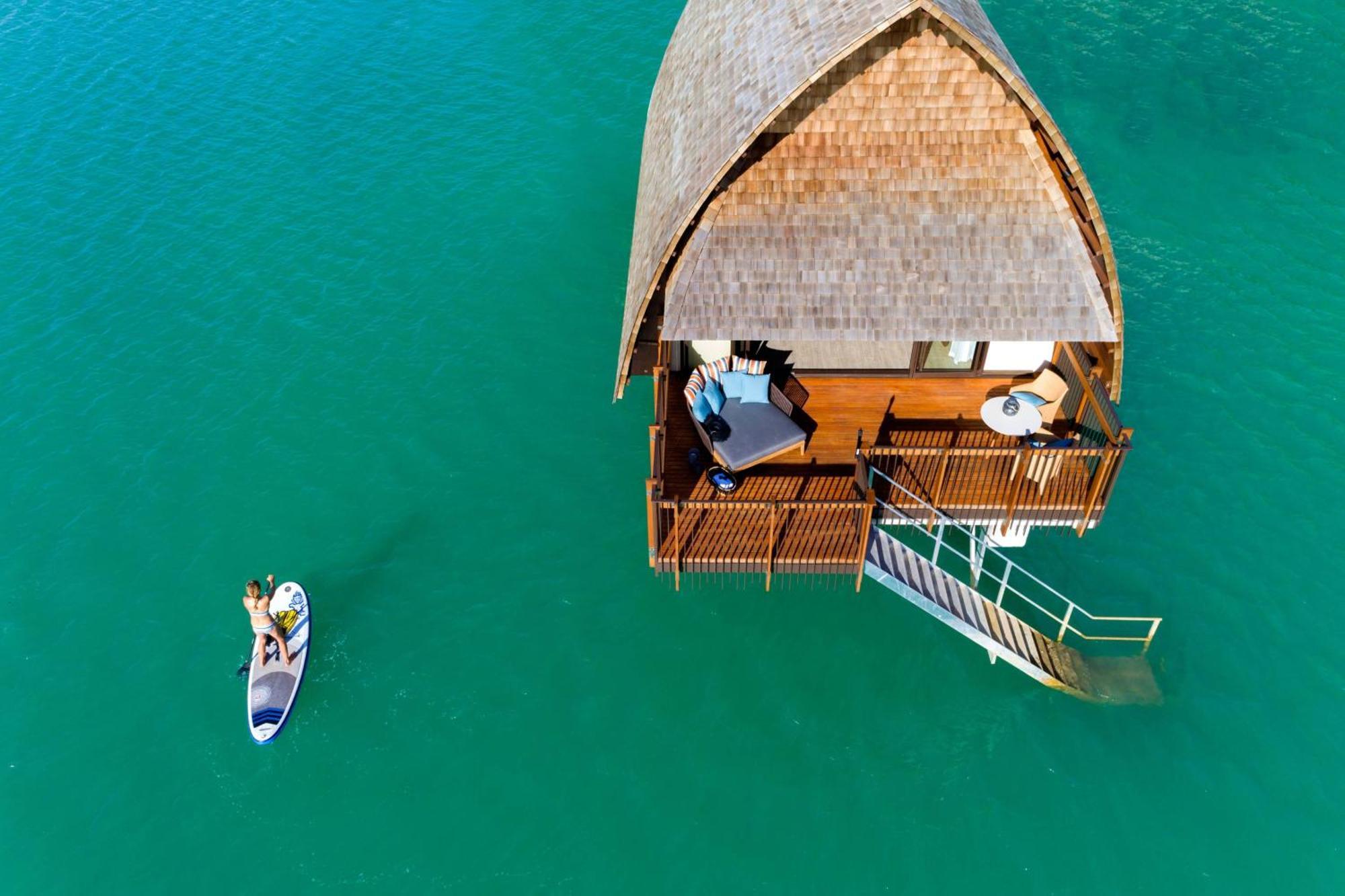 Fiji Marriott Resort Momi Bay Bagian luar foto Aerial view of a floating bungalow