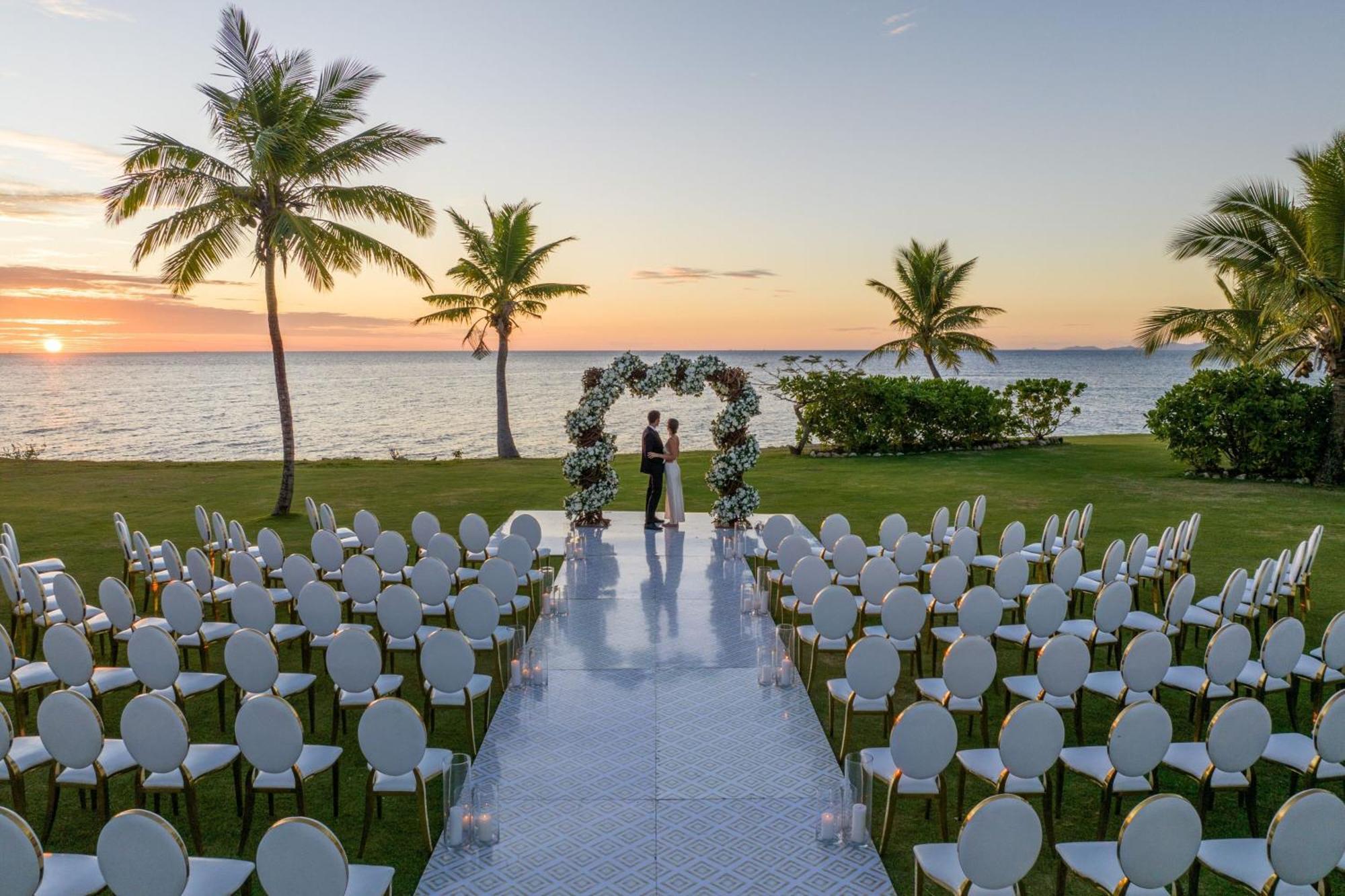 Fiji Marriott Resort Momi Bay Bagian luar foto Wedding at the Four Seasons Resort