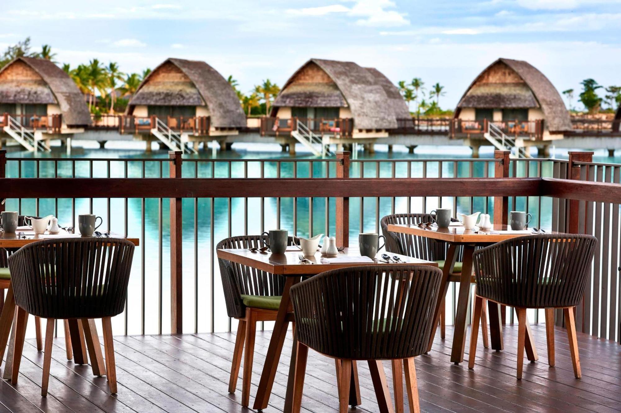 Fiji Marriott Resort Momi Bay Bagian luar foto The Deck