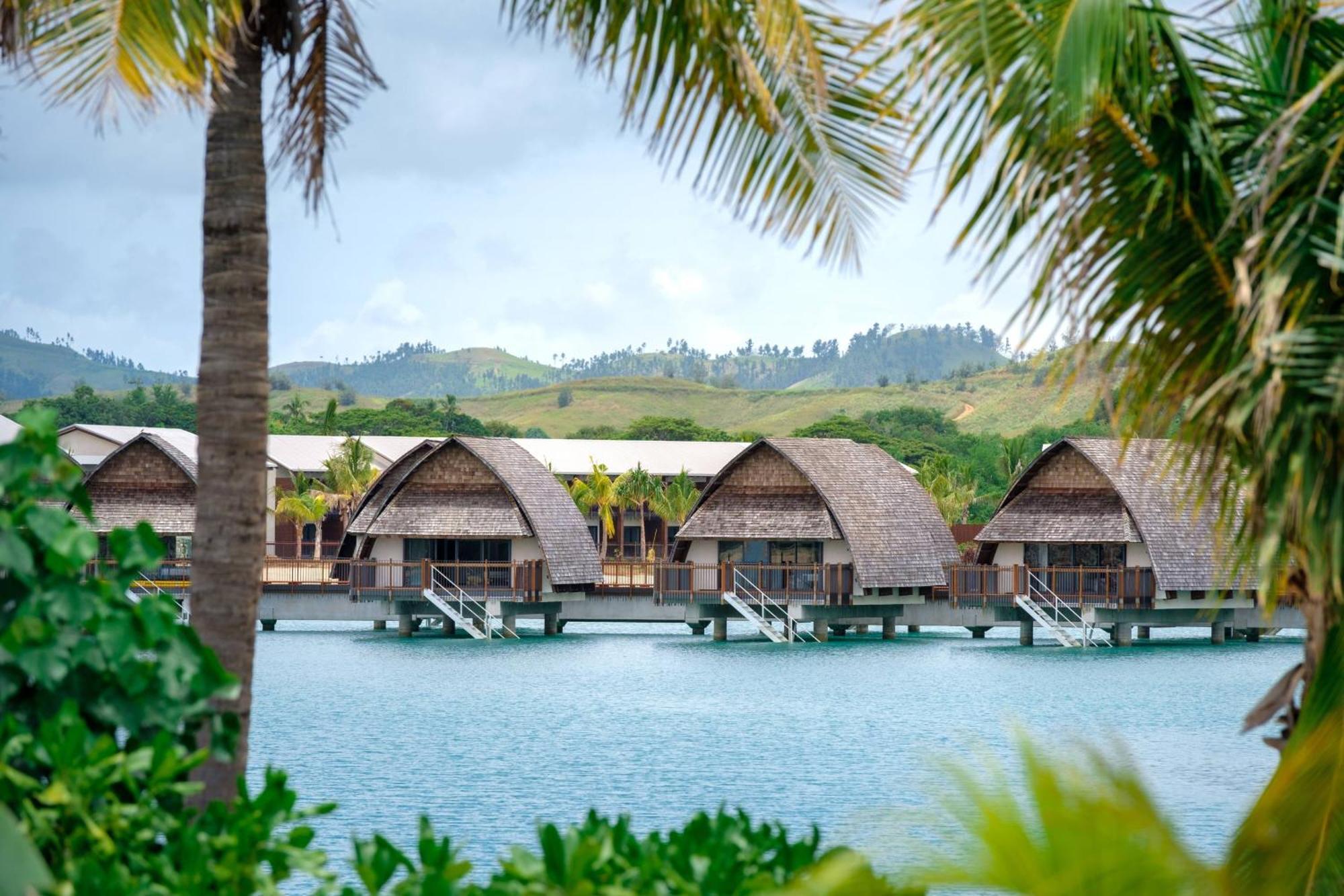 Fiji Marriott Resort Momi Bay Bagian luar foto Overwater bungalows